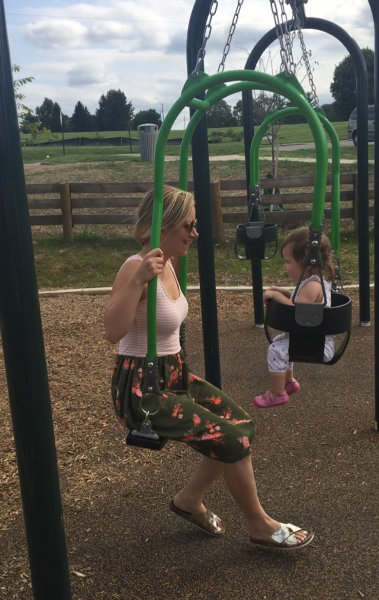 playground-mommy-and-me-swing