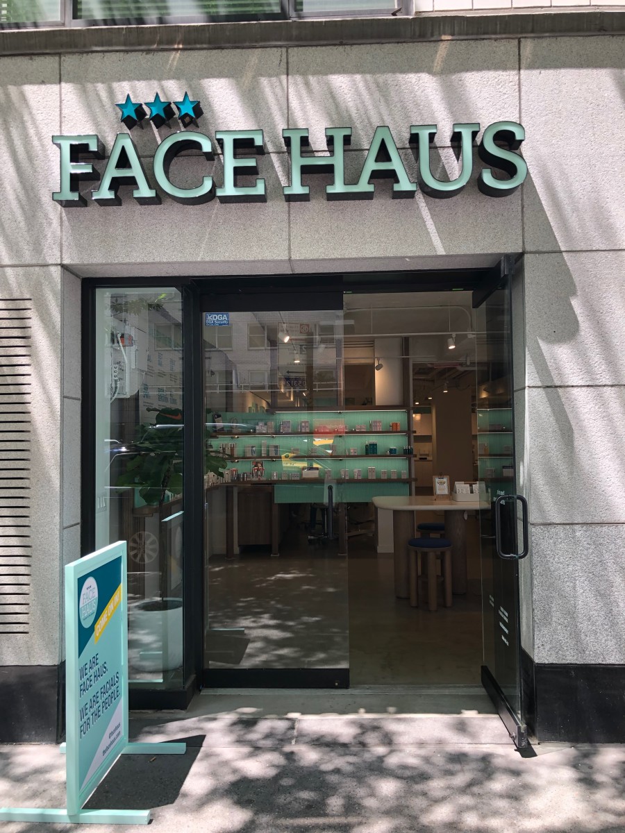 Checking out Facehaus facial bar for spa facial at a great price