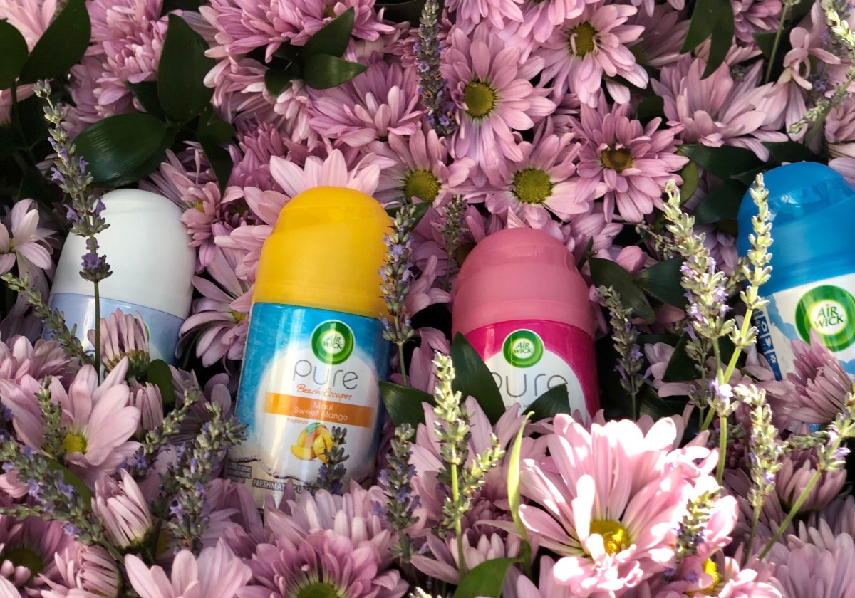 Air Wick® Freshmatic Pure Automatic Spray helps moms 24:7 scents