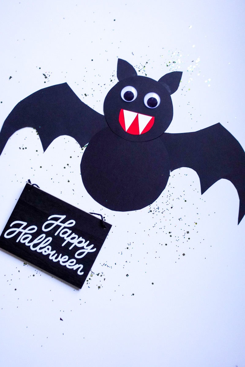 Easy Halloween Bat Paper Craft