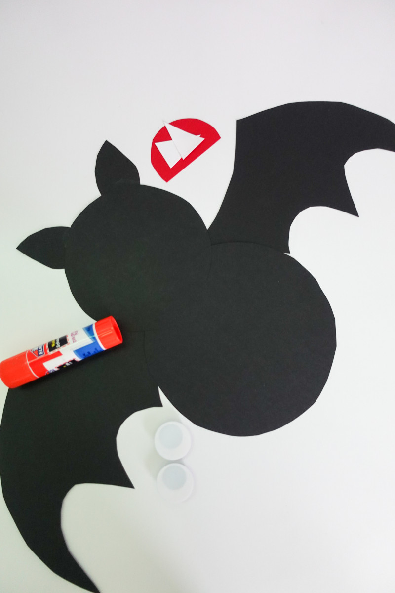 Easy Halloween Bat Paper Craft