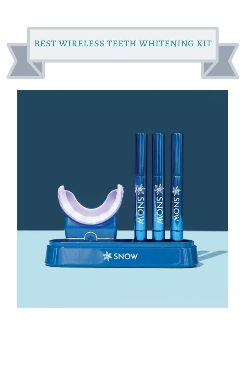 3 blue snow teeth whitening pens with white snowflake and snow in white letters on them and purple led teeth whitening tray