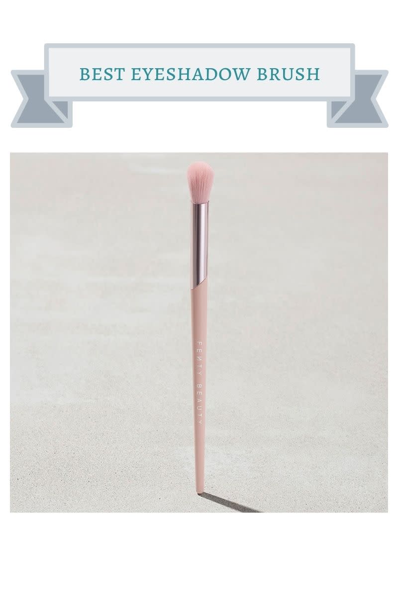 light pink tapered eyeshadow blending brush