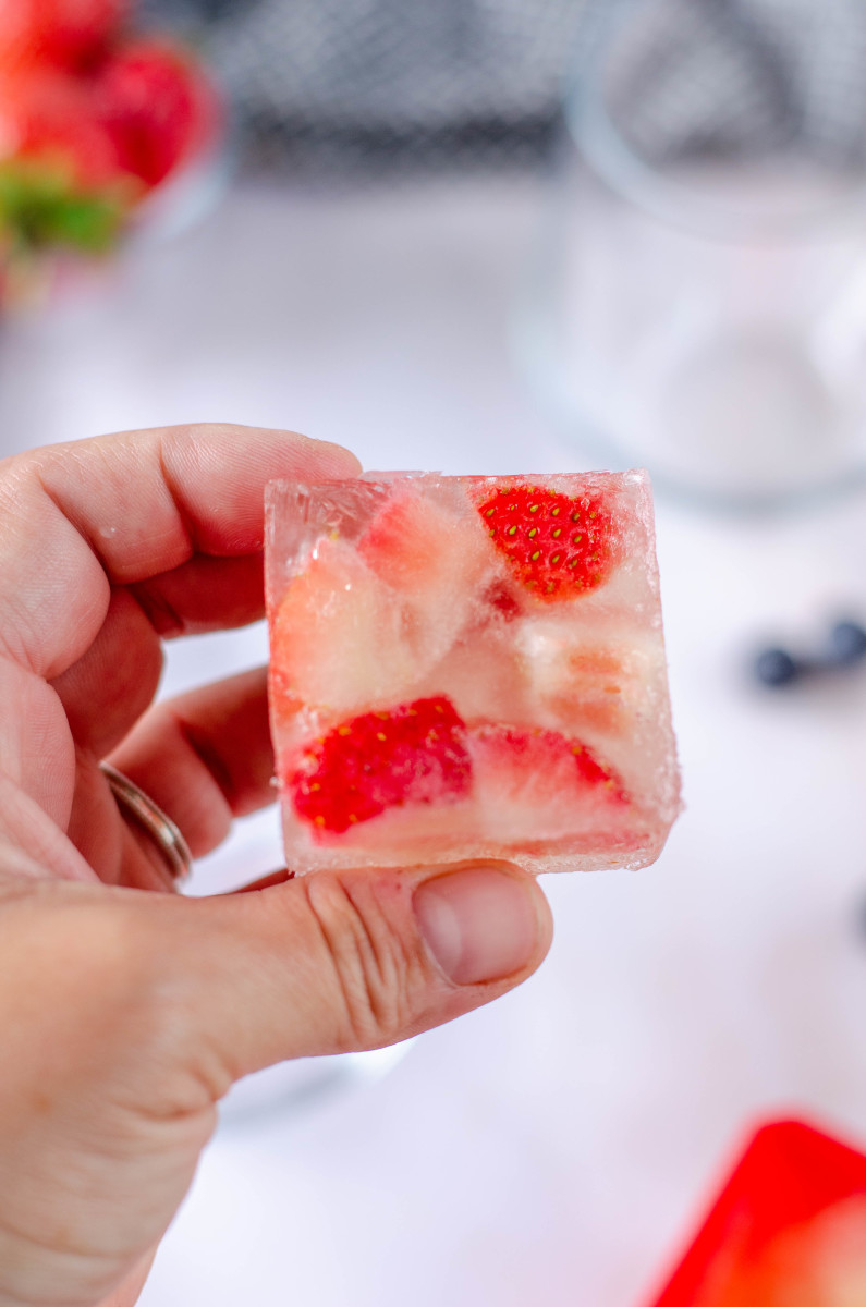 Try This Recipe for Frozen Prosecco Ice Cubes